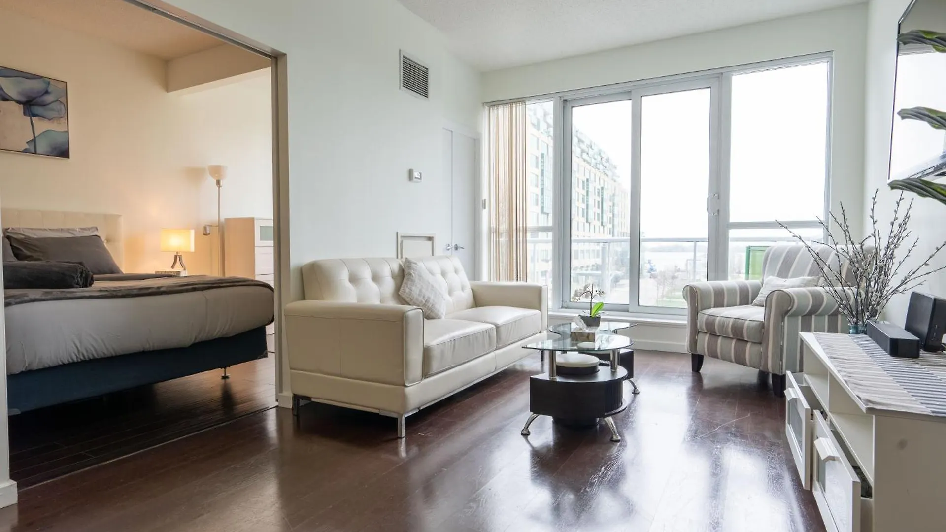 Apartment Harbour Front Luxury Condo 2 Bed 2 Bath Toronto