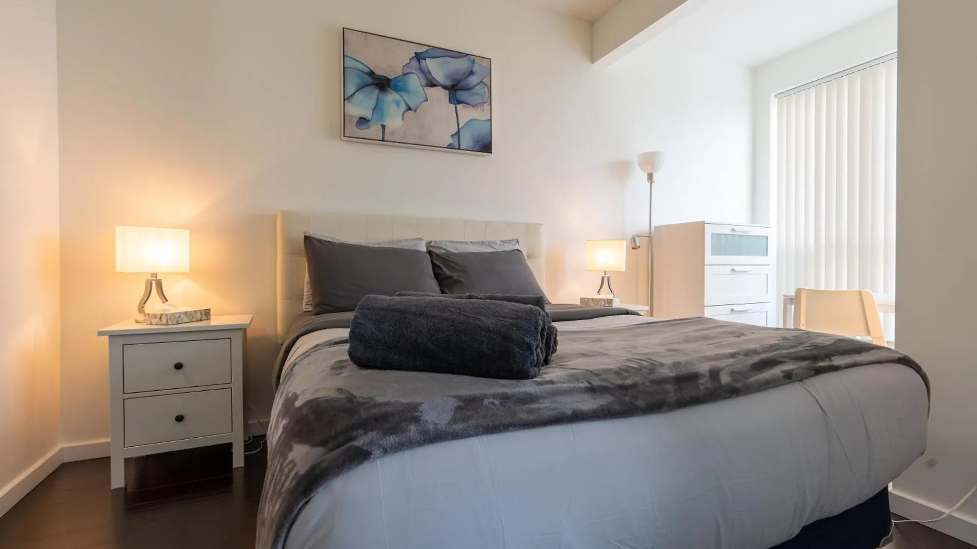 Apartment Harbour Front Luxury Condo 2 Bed 2 Bath Toronto